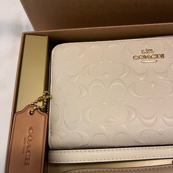 EUC Coach wristlet/wallet - Picture 3 of 10